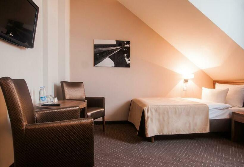 חדר סטנדרט יחיד, Gem