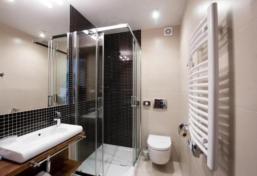 Quarto Estandar Individual, Gem