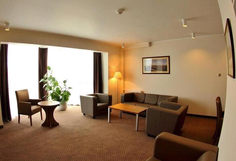 דירת חדר, Gem