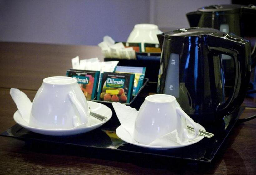 דירת חדר, Gem