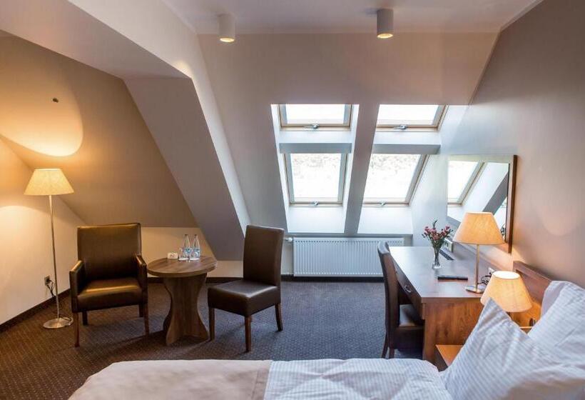 חדר סופריור, Gem