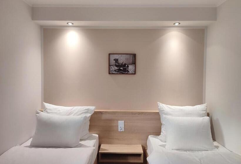 סוויטת ג'וניור משפחתית, Gem