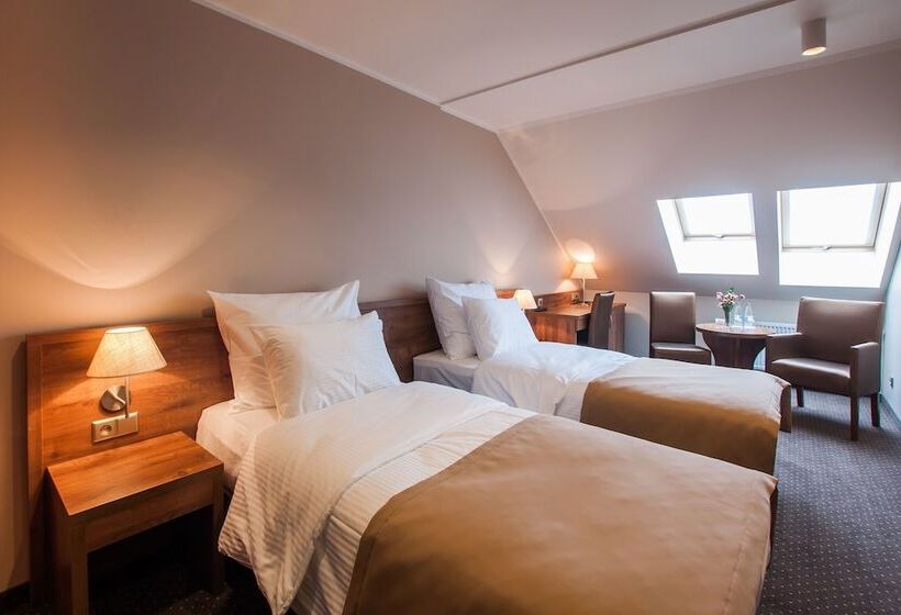 Quarto Estandar, Gem