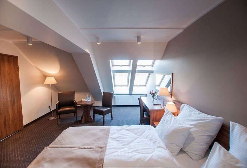 Quarto Estandar, Gem