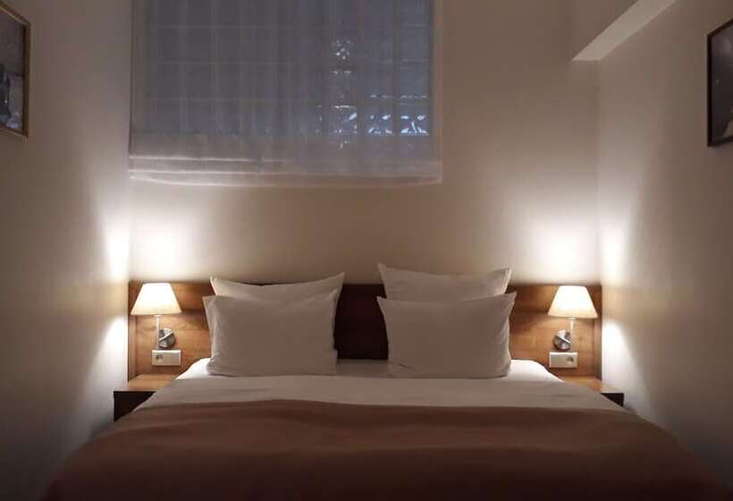 דירת חדר, Gem