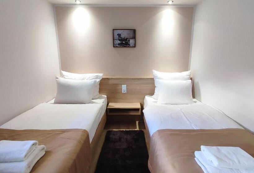 סוויטת ג'וניור משפחתית, Gem