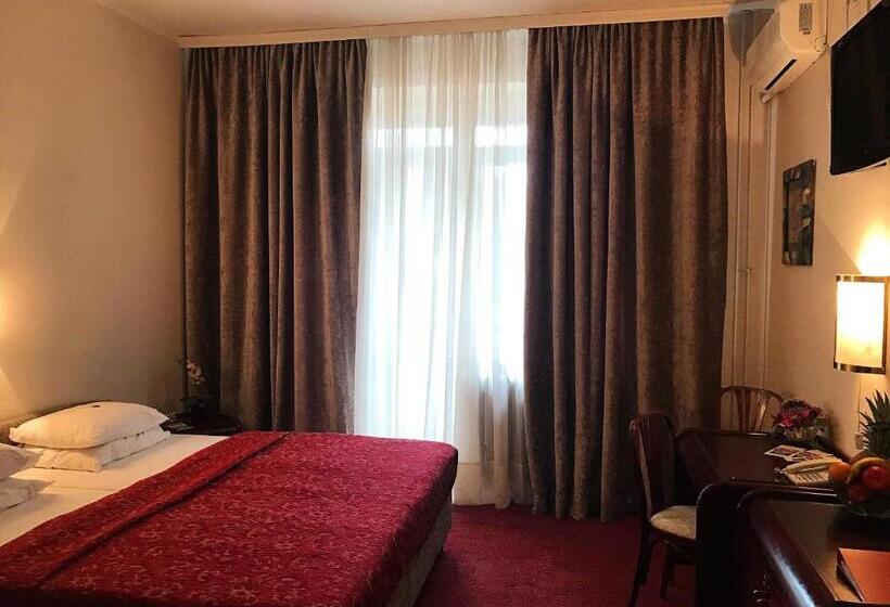 اتاق استاندارد, Golden Inn