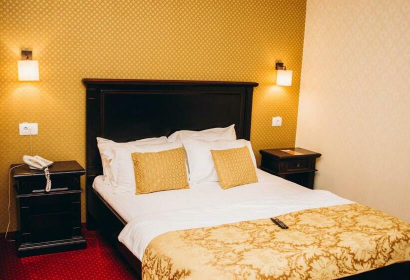 חדר דלוקס, Novera