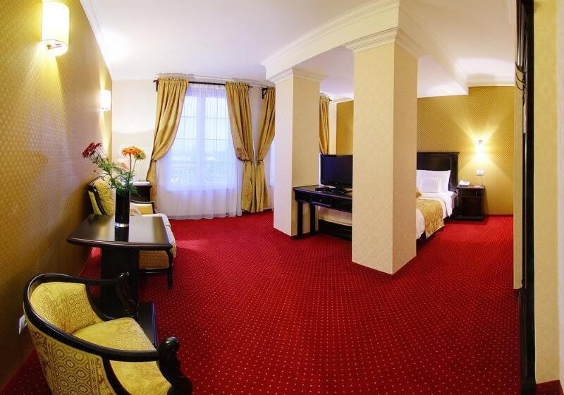 חדר דלוקס, Novera