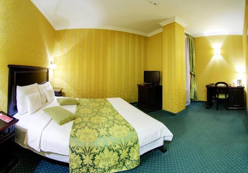 חדר דלוקס, Novera