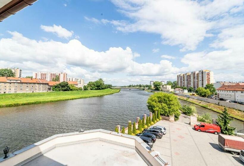 חדר סטנדרט, Piast