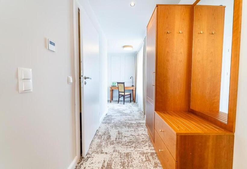 חדר סטנדרט, Piast