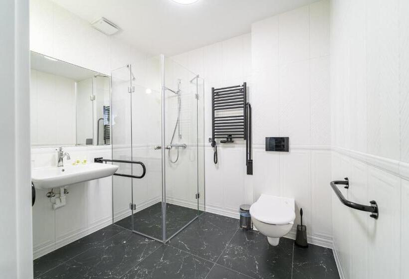 חדר דלוקס, Piast