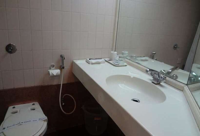 Cameră Deluxe, Rang Sharda