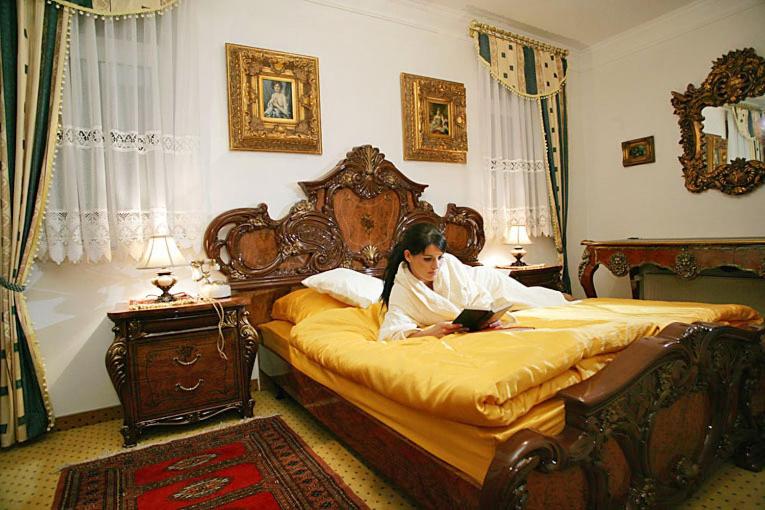 سوئیت با بالکن, Razgorsek