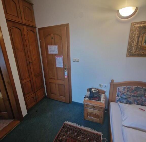 اتاق استاندارد یک تخته با بالکن, Razgorsek