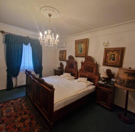 اتاق لوکس, Razgorsek