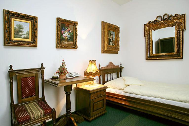 اتاق استاندارد یک نفره, Razgorsek