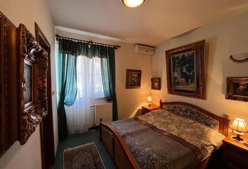 اتاق استاندارد با بالکن, Razgorsek