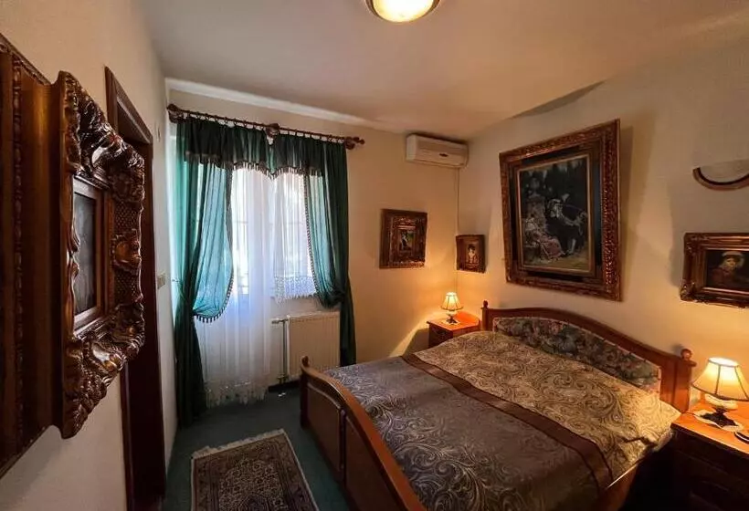 اتاق استاندارد با بالکن, Razgorsek