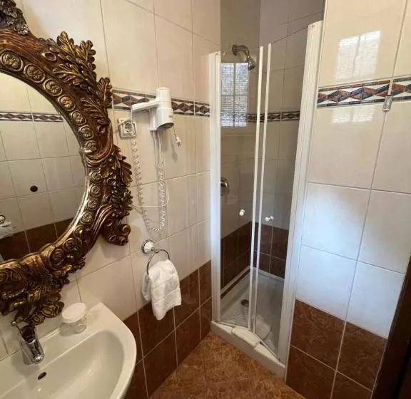 اتاق استاندارد یک تخته با بالکن, Razgorsek
