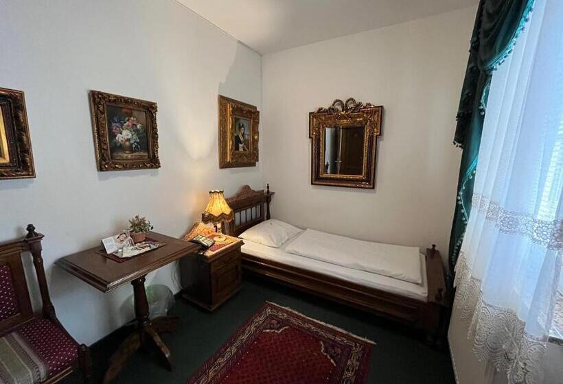 اتاق استاندارد یک تخته با بالکن, Razgorsek