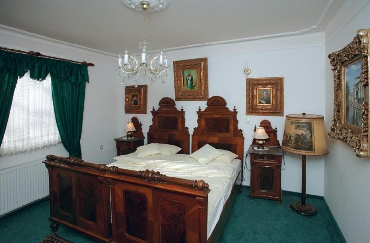 اتاق لوکس, Razgorsek