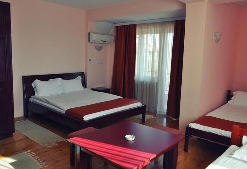 اتاق لوکس, Satelit Kumanovo