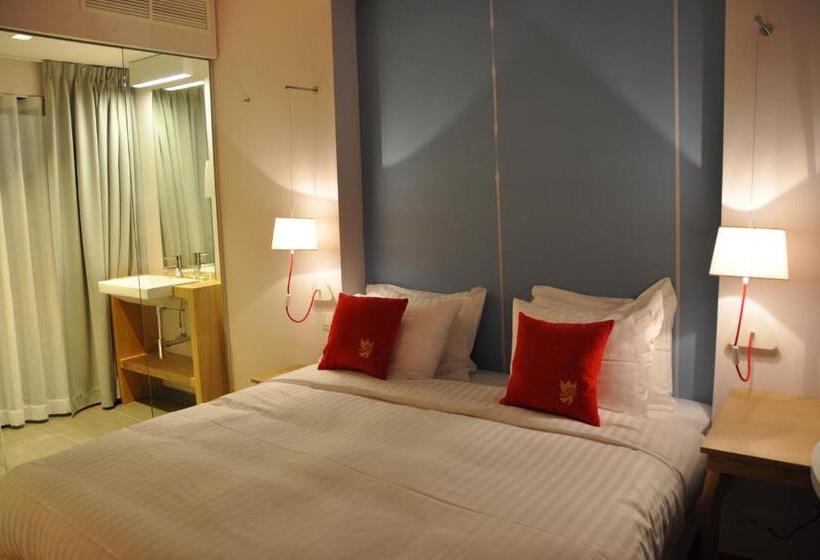 스탠다드 룸, The Royal Snail