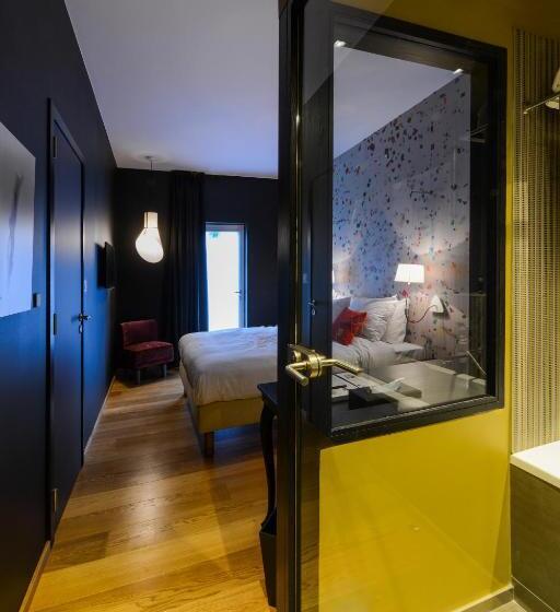 스탠다드 룸, The Royal Snail