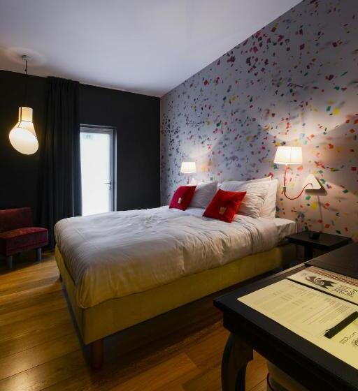 스탠다드 룸, The Royal Snail