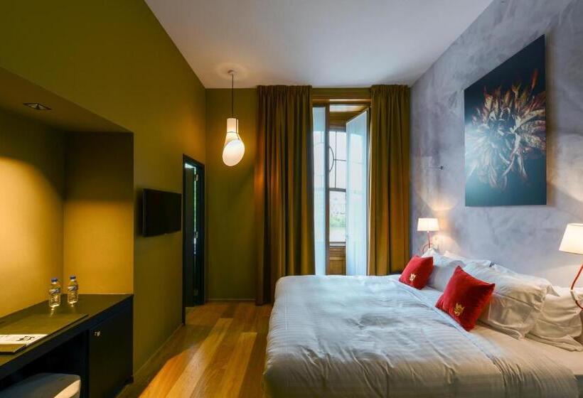 디럭스 룸, The Royal Snail