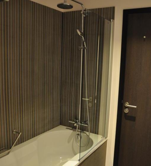 스탠다드 룸, The Royal Snail