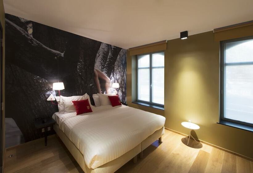 디럭스 룸, The Royal Snail