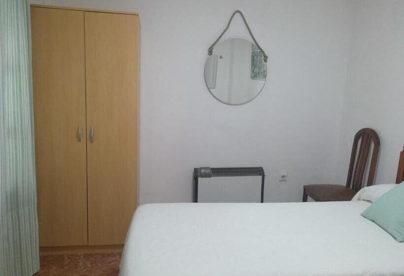 Chambre Standard Individuelle, Pensión Los Arcos