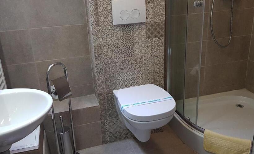 اتاق استاندارد سه نفره, Pension Casa Leone