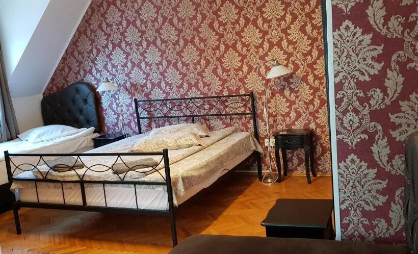 スタンダードトリプルルーム, Pension Casa Leone