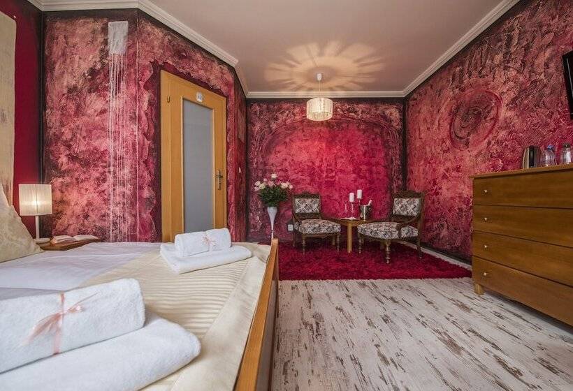 اتاق استاندارد یک نفره, Wellness Penzión Vila Mery