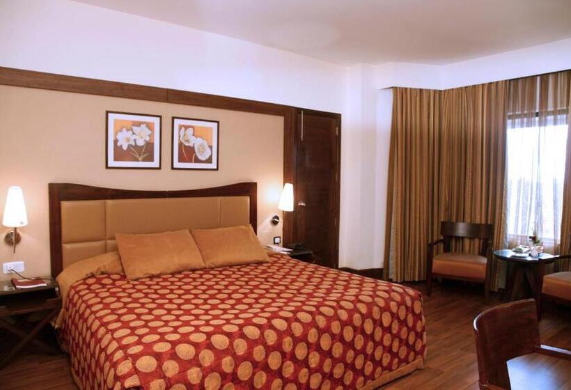 غرفة ديلوكس, The Retreat Hotel & Convention Centre