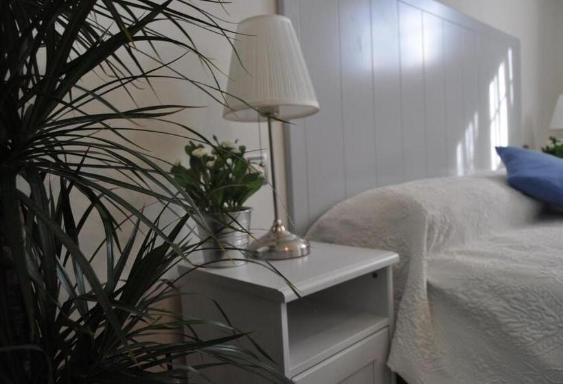 スタンダードトリプルルーム, Welcome Inn Nerja Guest House Luxury Bed & Breakfast