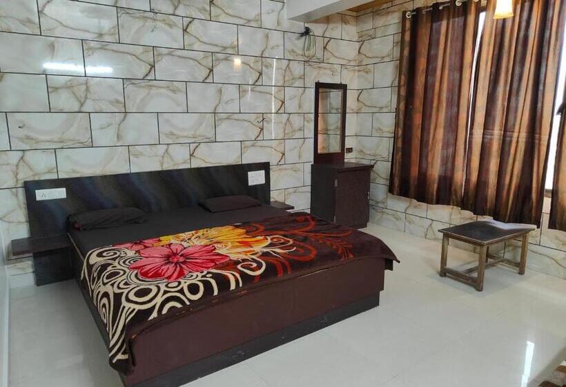 带阳台的豪华间, Hiral Valley View Residency Matheran