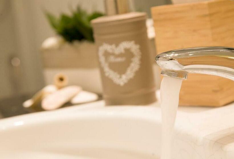 חדר סטודיו סטנדרד, Falesiaconero