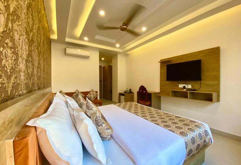 带大床的高级房间, Arogyadham Retreat