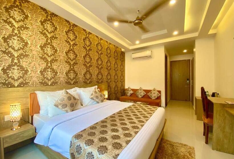 带大床的高级房间, Arogyadham Retreat