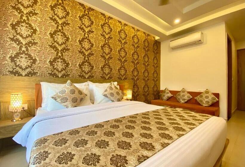 带大床的高级房间, Arogyadham Retreat