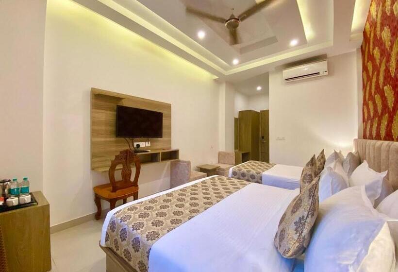 标准三人间, Arogyadham Retreat