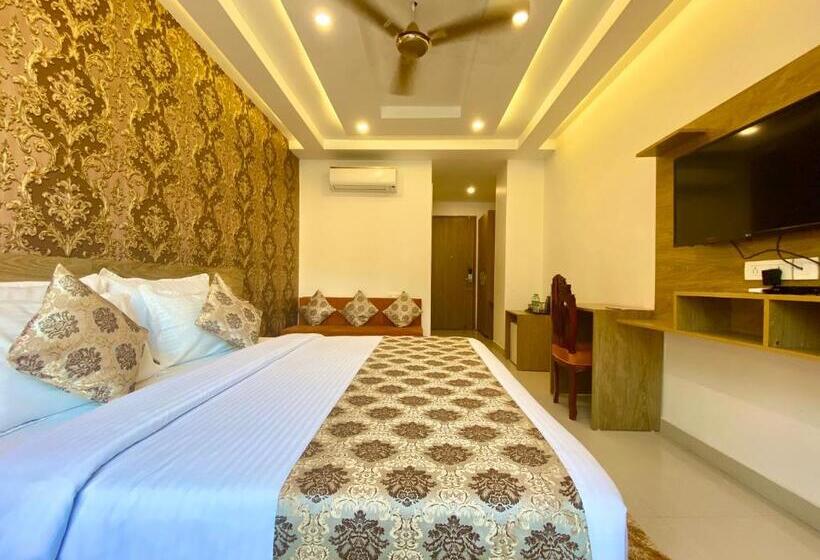 带大床的高级房间, Arogyadham Retreat