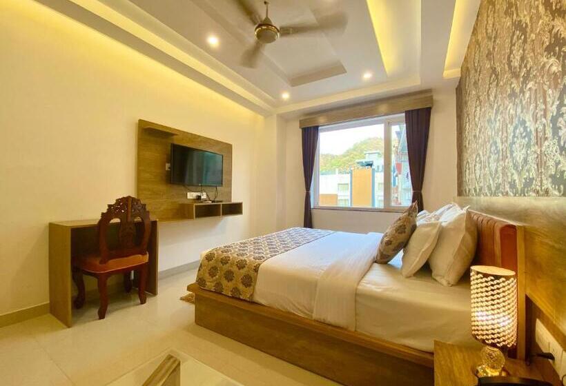 带大床的高级房间, Arogyadham Retreat