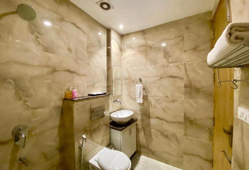 带大床的高级房间, Arogyadham Retreat