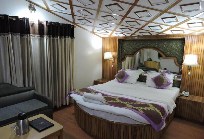 デラックスルーム, Chaman Palace